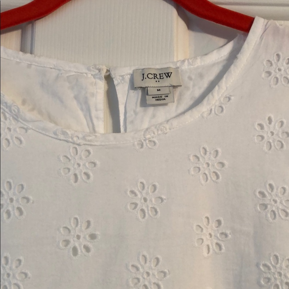 White blouse - Picture 2 of 3
